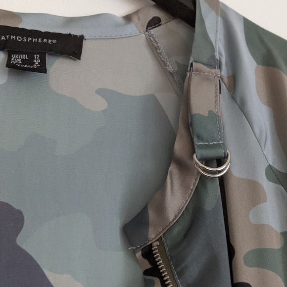 Blue camouflage bomber jacket. Size 8. - Picture 2 of 6